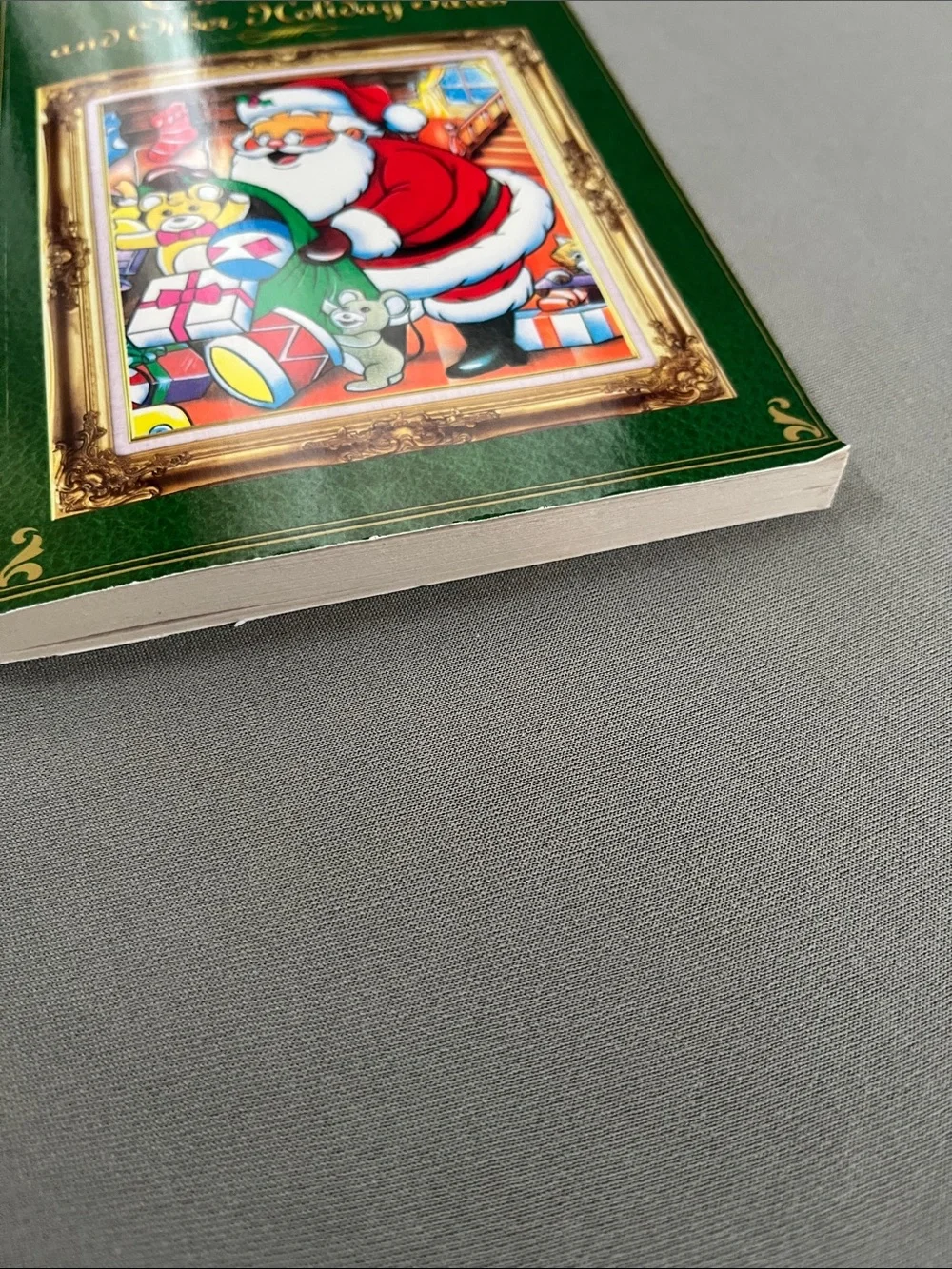 The Night Before Christmas and Other Holiday Tales - Green Illustrated Edition
